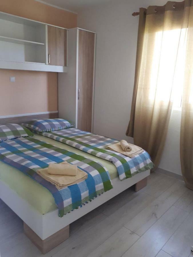 Apartmani Ivana Lopar Bagian luar foto